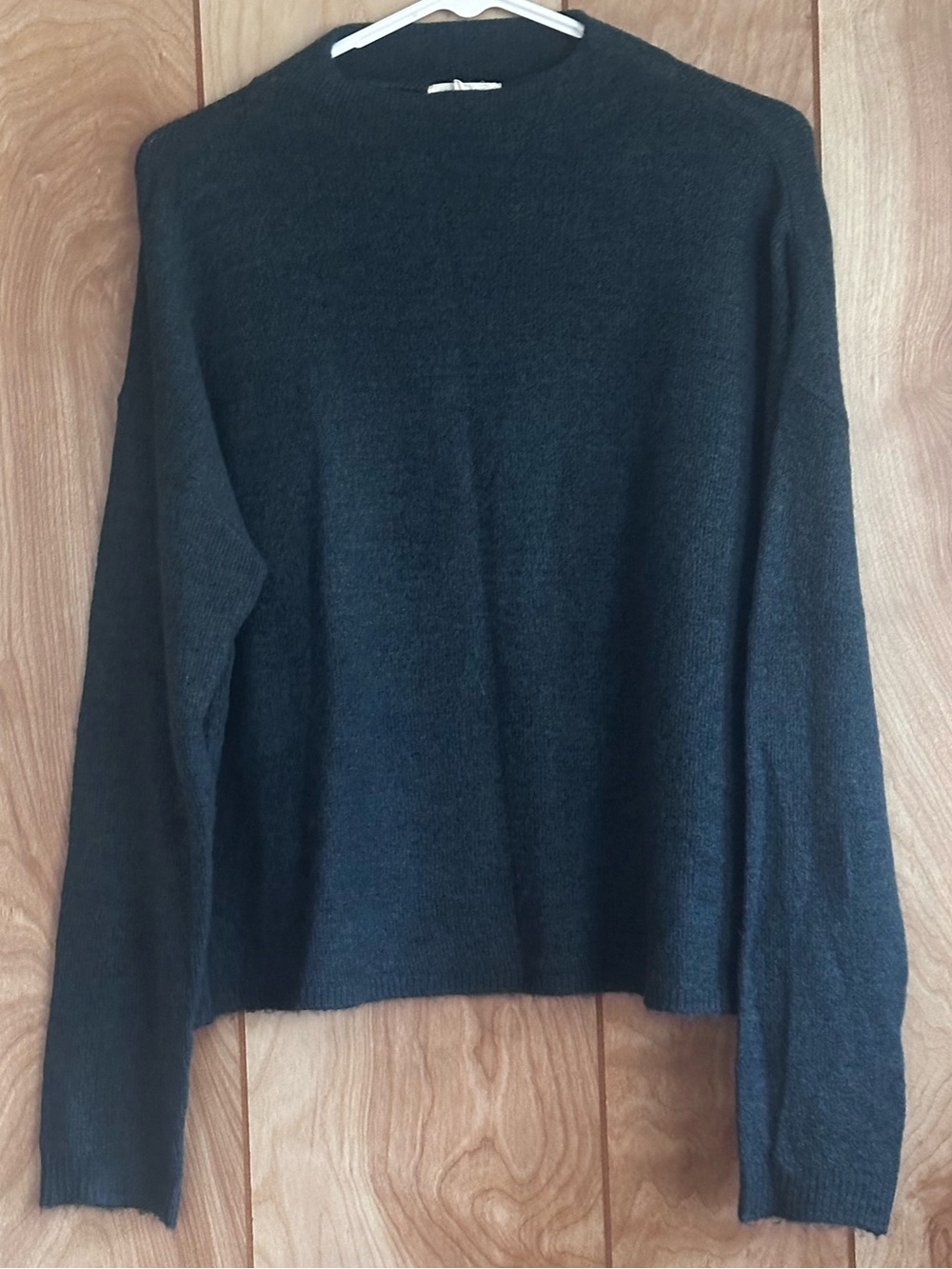 silence + noise Green Soft Knit Sweater Size Small 📦